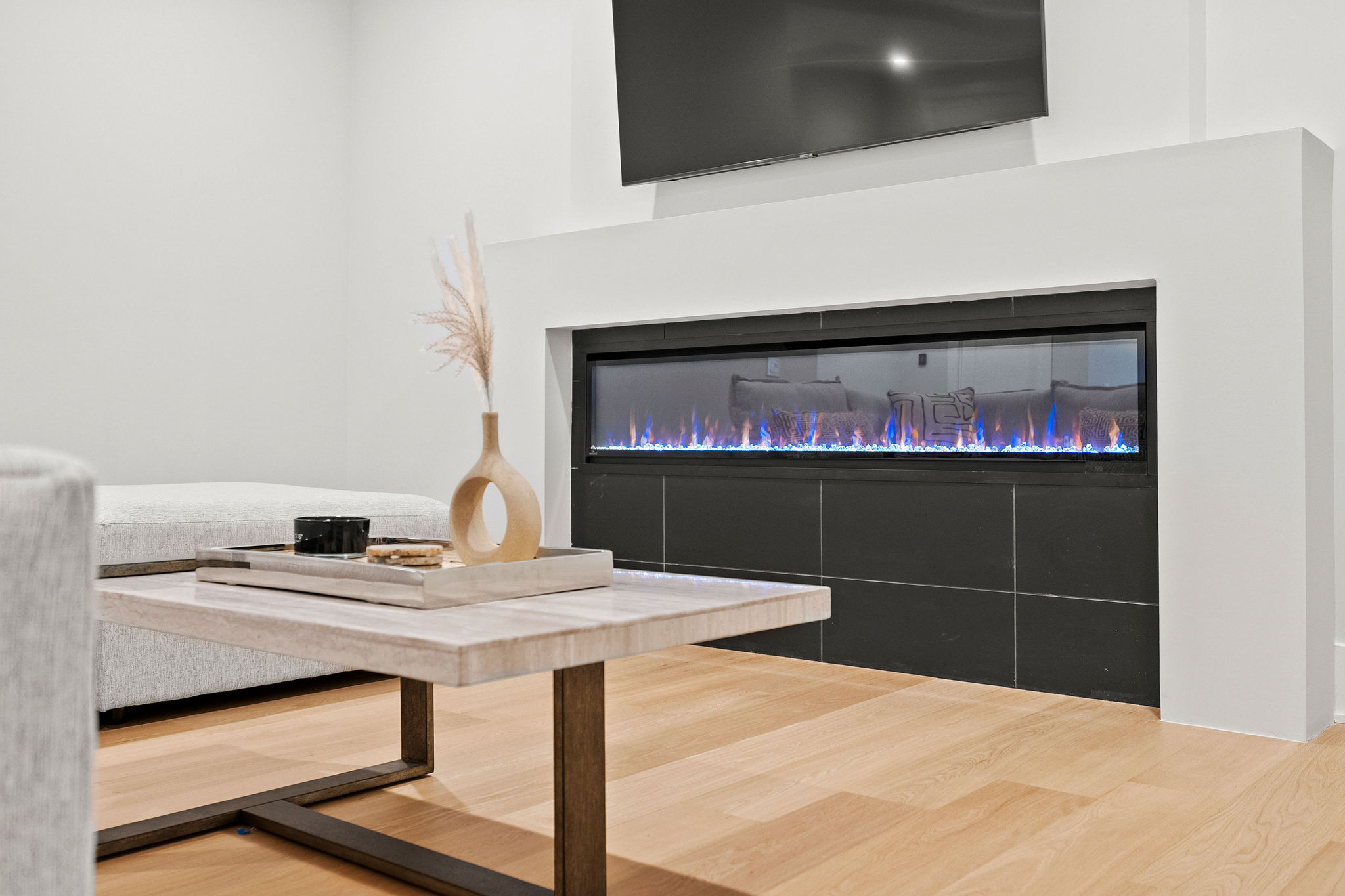 Modern Gas vs. Electric Fireplaces: A Comprehensive Guide for Luxury Homeowners